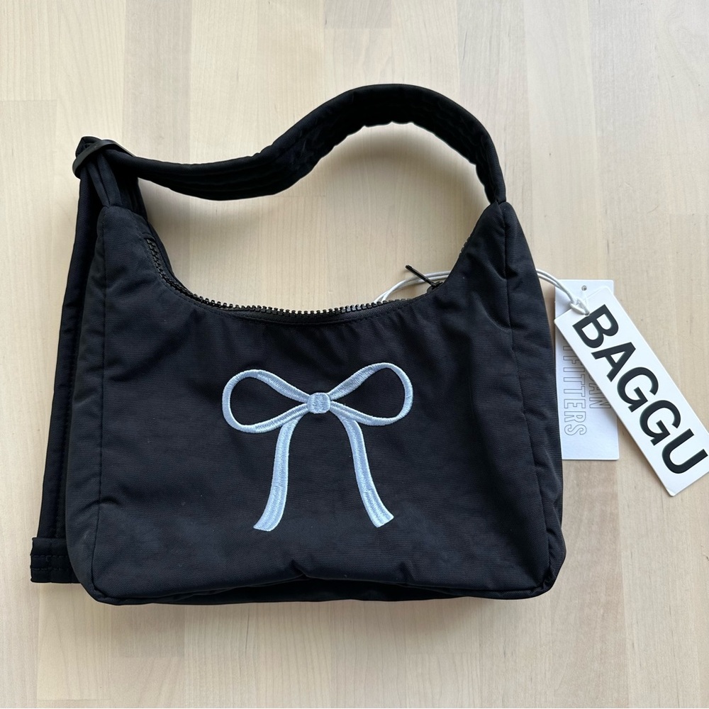 BAGGU Mini Nylon Shoulder Embroidered Bow Bag